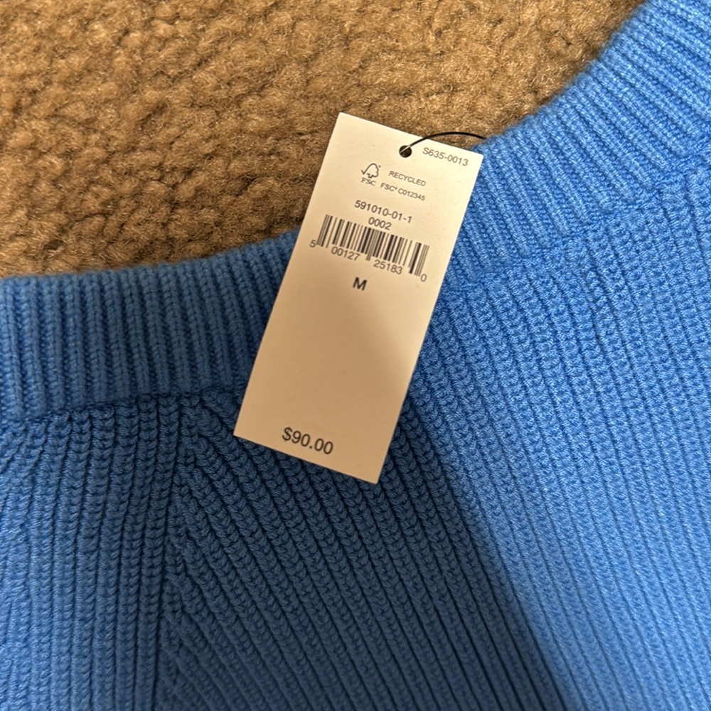 Banana Republic Factory women crewneck sweater. Medium. NWT! - Picture 7 of 7